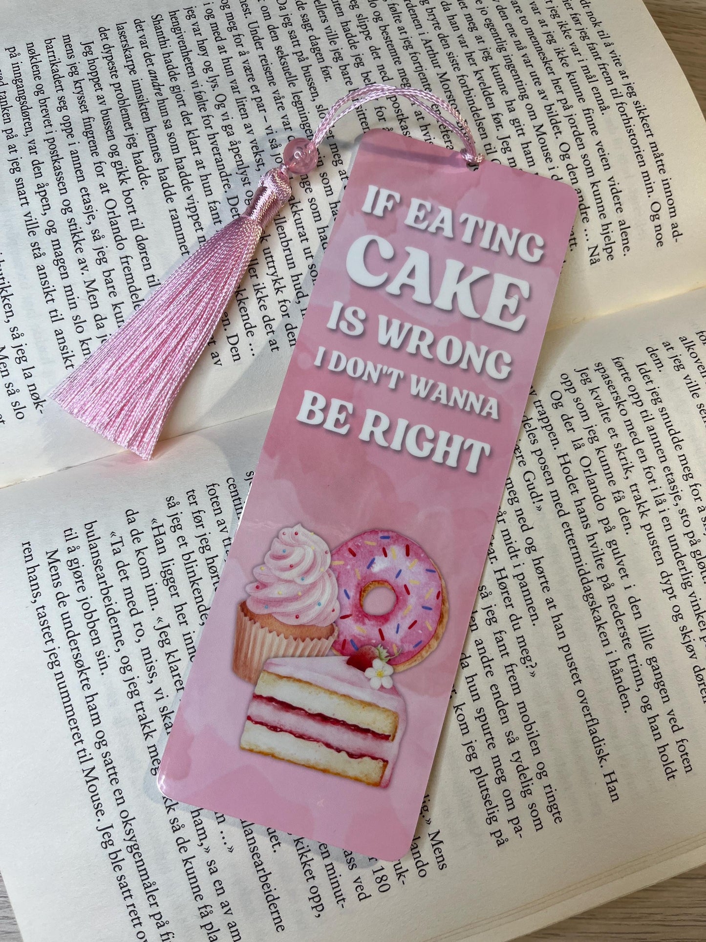 Gilmore Girls Bookmark with Watercolor Art "If Eating Cake Is Wrong I Don't Wanna Be Right" Quote by Lorelai Gilmore, Handcrafted Cute Gift